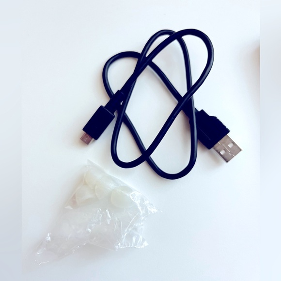 SONY Earbuds WI-C300 - Picture 3 of 3